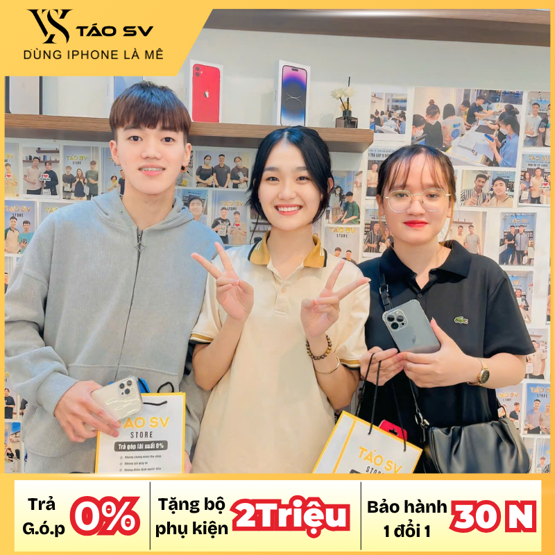 Khách hàng đến Thu cũ đổi mới tại Táo SV Store